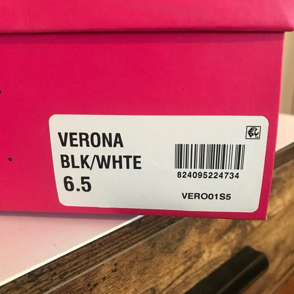 Gently Worn Betsey Johnson Fabric Booties with Kitten Heel Polka Dot Size 6.5 - Picture 10 of 10